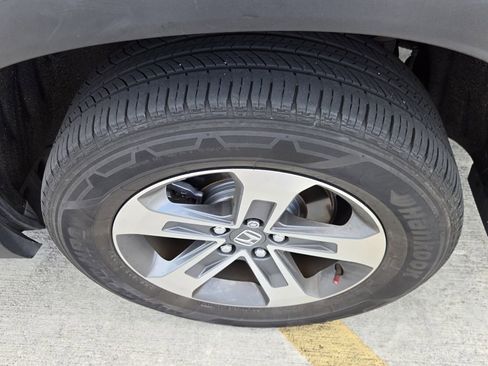 Used 2024 Honda Pilot EX-L image 6