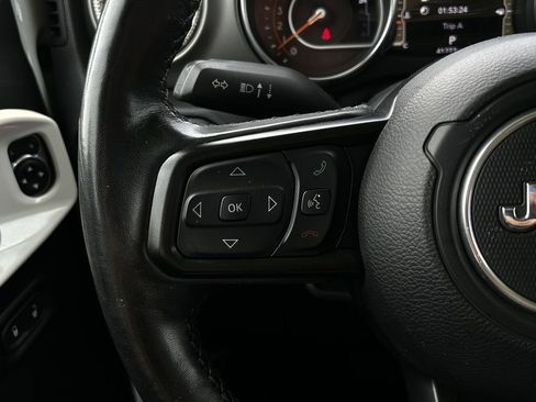 Used 2021 Jeep Gladiator Sport AWD/4WD image 14