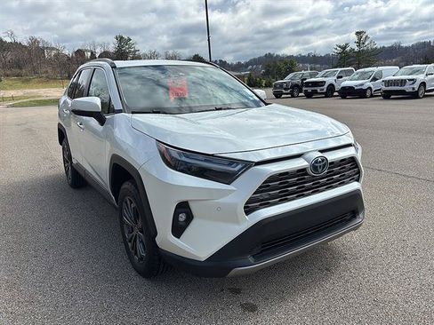 Used 2022 Toyota RAV4 Limited AWD/4WD image 6