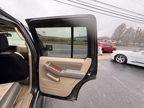 Used 2007 Ford Explorer Eddie Bauer image 24
