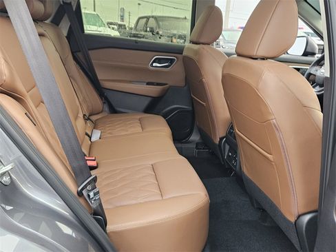New 2026 Nissan Rogue Platinum image 14