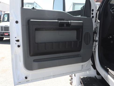Used 2022 Ford F650 2WD Regular Cab Super Duty image 15