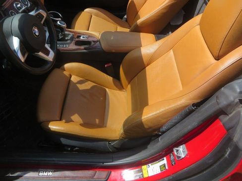 Used 2014 BMW Z4 sDrive28i RWD image 21