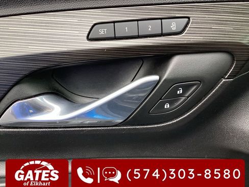Used 2024 GMC Terrain SLT AWD/4WD image 28