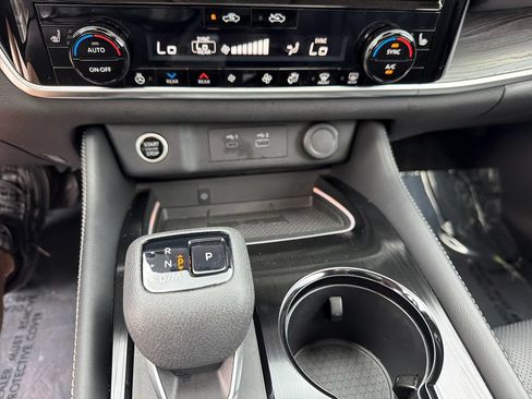 Certified 2023 Nissan Rogue Platinum w/ Platinum Premium Package FWD image 30