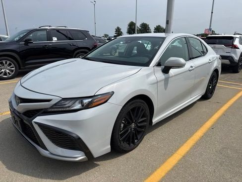 Used 2024 Toyota Camry XSE FWD image 1