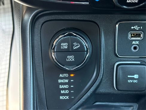 Used 2021 Jeep Compass Trailhawk AWD/4WD image 36