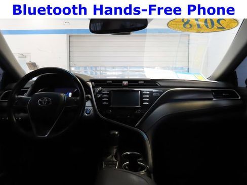 Used 2018 Toyota Camry XSE FWD image 6