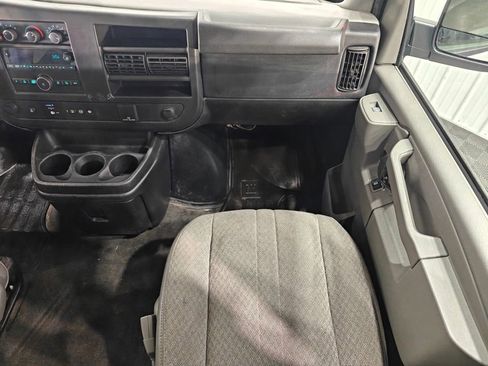 Used 2016 Chevrolet Express 3500 LT w/ LT Preferred Equipment Group RWD image 26