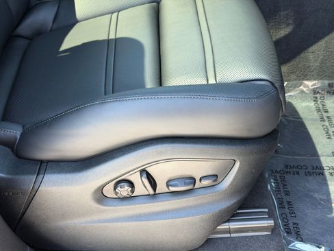 Certified 2025 Porsche Cayenne GTS AWD/4WD image 16