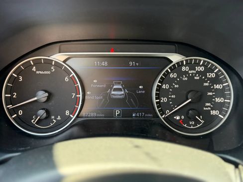 Used 2020 Nissan Altima 2.0 Platinum FWD image 11