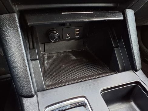 Used 2018 Subaru Outback 2.5i Limited image 12