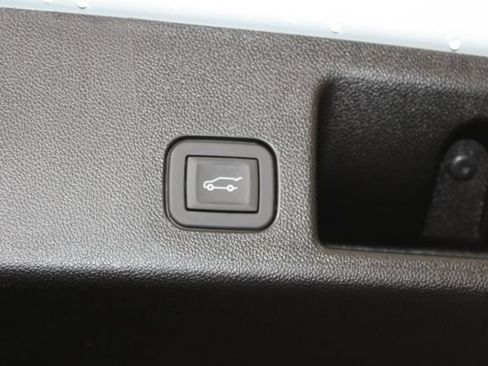 Used 2025 Chevrolet Equinox EV RS w/ Active Safety Package 3 AWD/4WD image 45