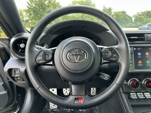 Used 2026 Toyota GR86 Premium w/ ALL Weather Mat Package (TMS) RWD image 7