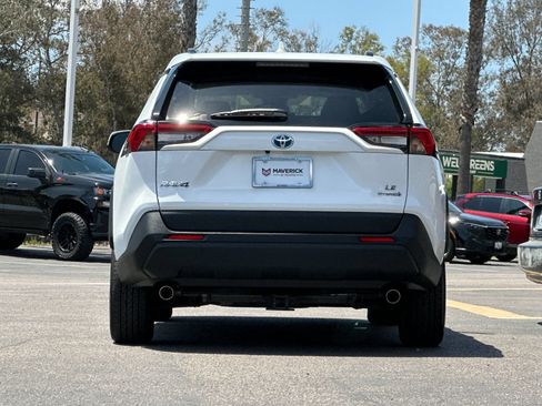 Used 2024 Toyota RAV4 LE AWD/4WD image 4