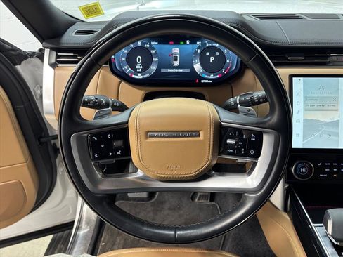 Used 2023 Land Rover Range Rover Long Wheelbase SE image 19