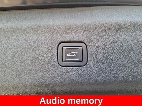 Used 2019 Buick Enclave Premium w/ Experience Buick Package image 17