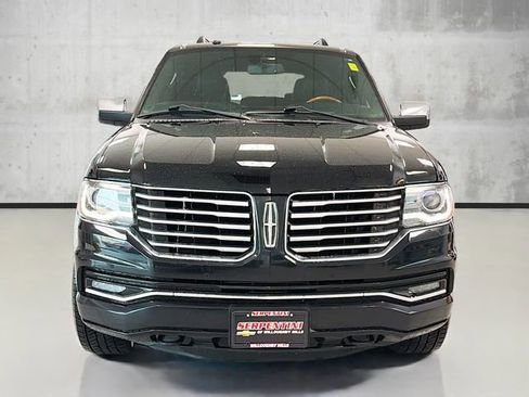 Used 2017 Lincoln Navigator Select image 2