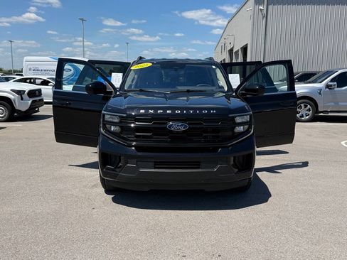 Used 2025 Ford Expedition Active AWD/4WD image 22
