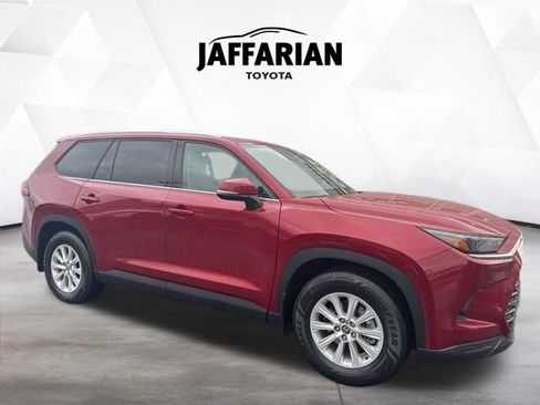 Certified 2024 Toyota Grand Highlander XLE image 3