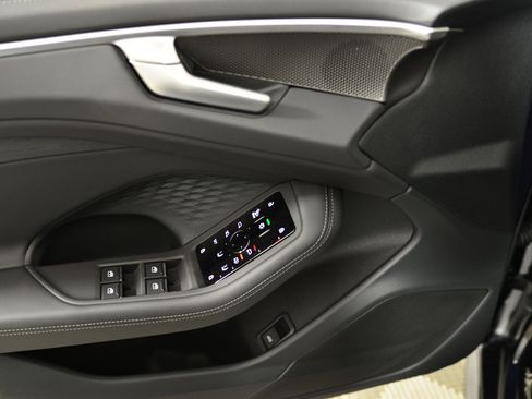 New 2026 Audi A6 Premium Plus AWD/4WD image 9