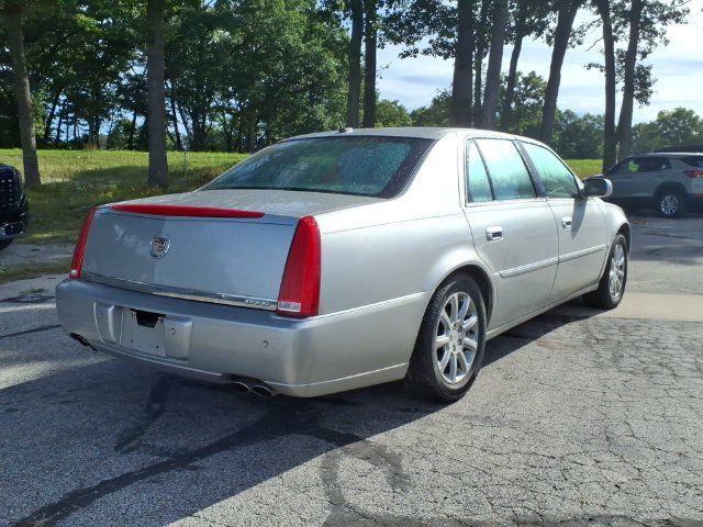Used 2008 Cadillac DTS FWD image 4