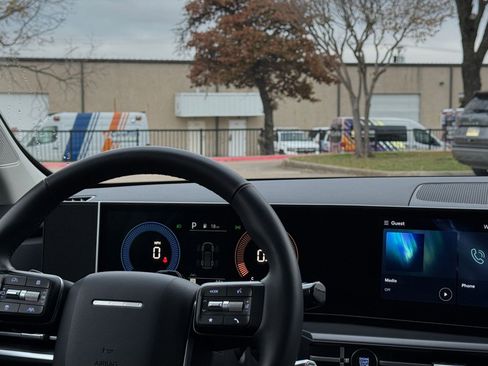 Used 2025 Hyundai Santa Fe SEL image 36