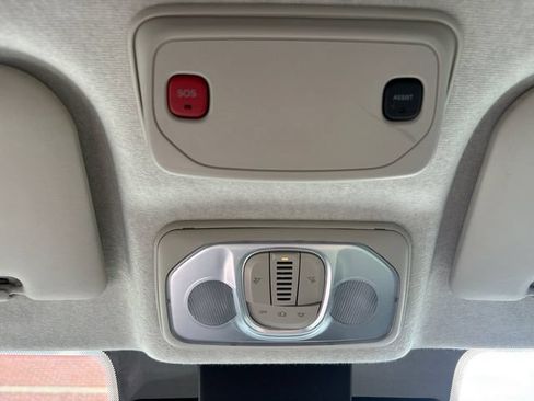 Used 2025 RAM ProMaster 2500 w/ Convenience Group FWD image 19
