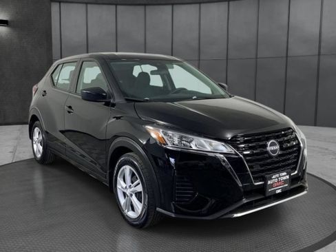 Used 2025 Nissan Kicks Play S FWD image 5