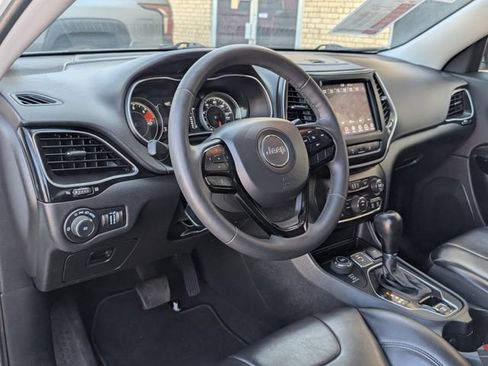 Used 2022 Jeep Cherokee Latitude Plus AWD/4WD image 4