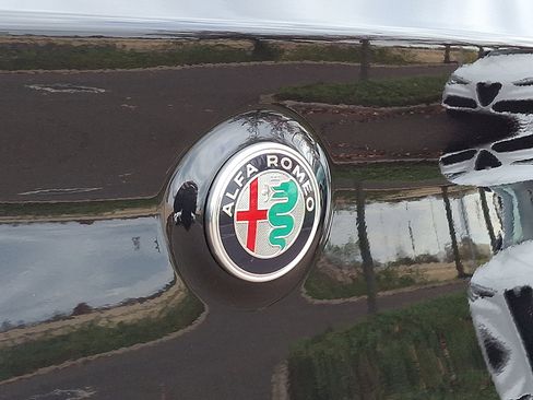 New 2025 Alfa Romeo Stelvio Sprint w/ Convenience Package image 22