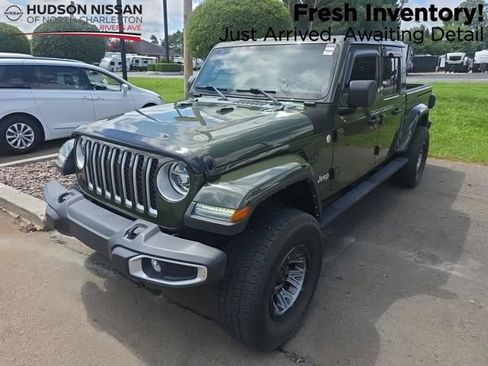 Used 2022 Jeep Gladiator Overland w/ Popular Equipment Package AWD/4WD image 1