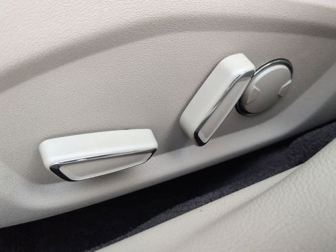 Certified 2017 Ford Fusion Energi SE image 18