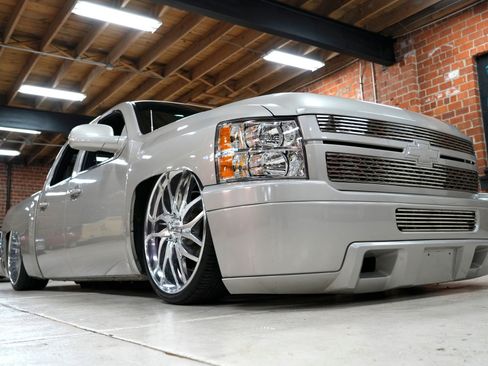 Used 2009 Chevrolet Silverado 1500 LT w/ Texas Edition RWD image 17