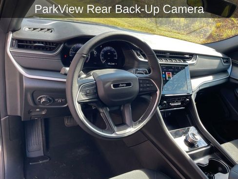 New 2025 Jeep Grand Cherokee Laredo X w/ Luxury Tech Group I image 12