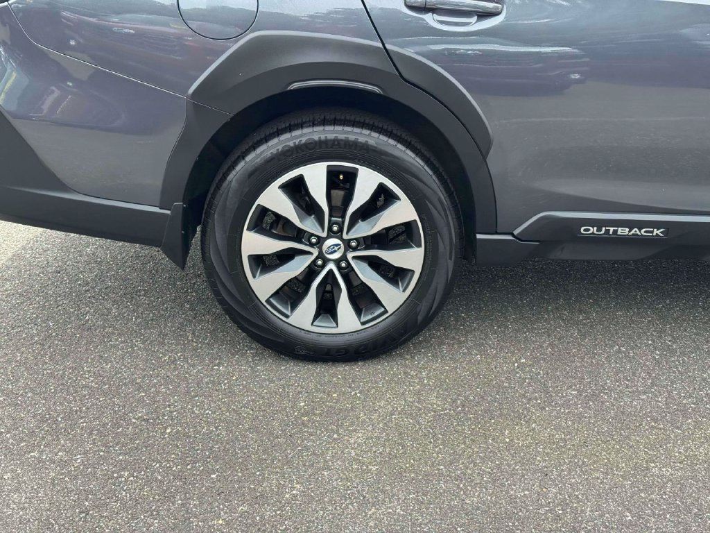 Used 2023 Subaru Outback Limited AWD/4WD image 11