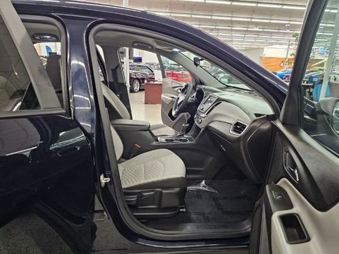 Used 2021 Chevrolet Equinox LS w/ LS Convenience Package image 30