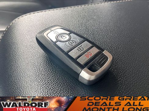 Used 2024 Ford Expedition XLT image 14