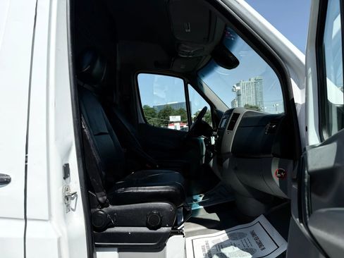 Used 2015 Mercedes-Benz Sprinter 2500 image 24