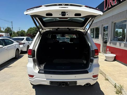 Used 2017 Jeep Grand Cherokee Altitude AWD/4WD image 21