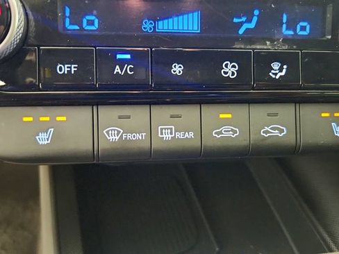 Used 2025 Hyundai Elantra SEL FWD image 22