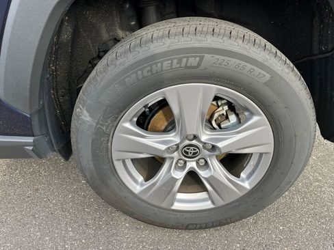 Used 2025 Toyota RAV4 XLE image 30