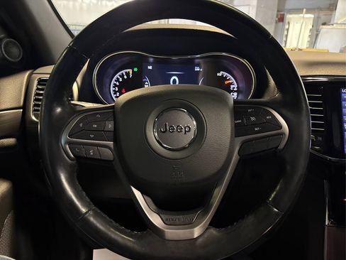 Used 2020 Jeep Grand Cherokee Altitude AWD/4WD image 31
