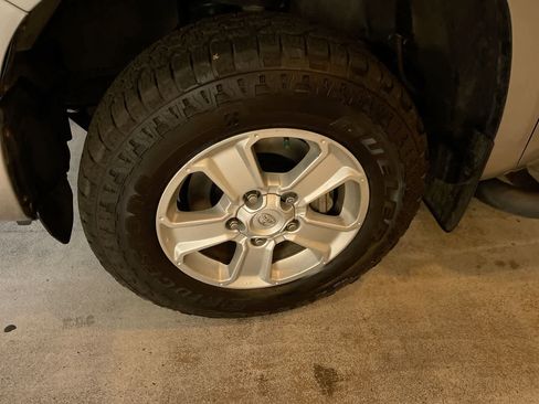 Used 2014 Toyota Tundra SR5 AWD/4WD image 10