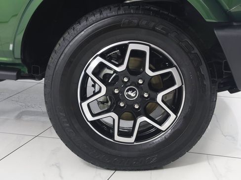 Used 2024 Ford Bronco Outer Banks image 15