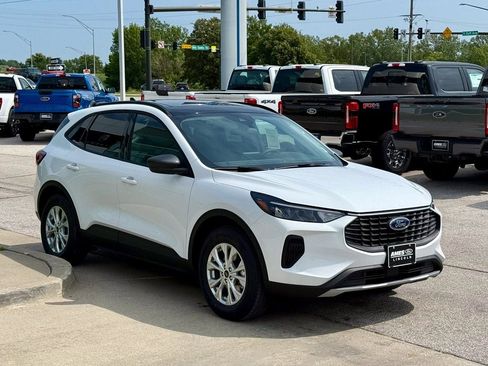 New 2025 Ford Escape Active image 6