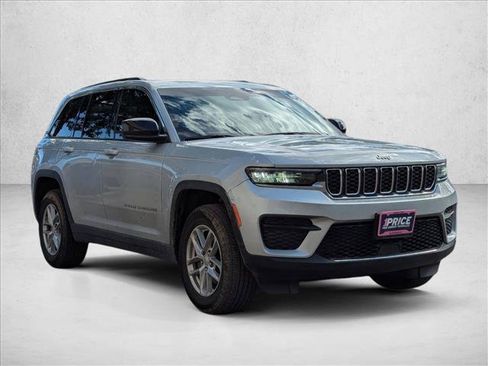 Used 2025 Jeep Grand Cherokee Laredo X w/ Luxury Tech Group I AWD/4WD image 3