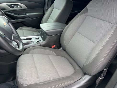 Used 2023 Chevrolet Traverse LT image 10