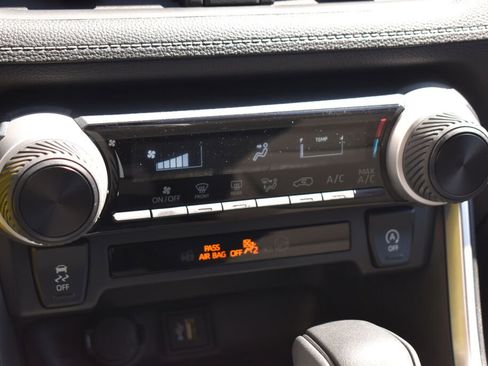 Used 2025 Toyota RAV4 LE image 12