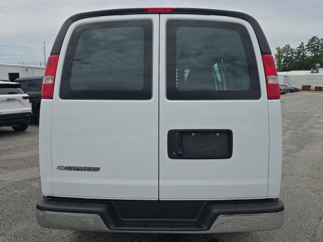 Used 2025 Chevrolet Express 2500 w/ Driver Convenience Package RWD image 4
